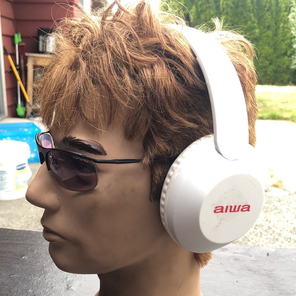 Aiwa Blue Tooth White Over-Ear Headphones